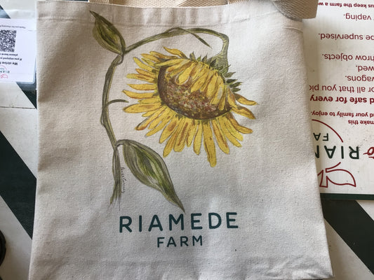 Riamede Tote Bag