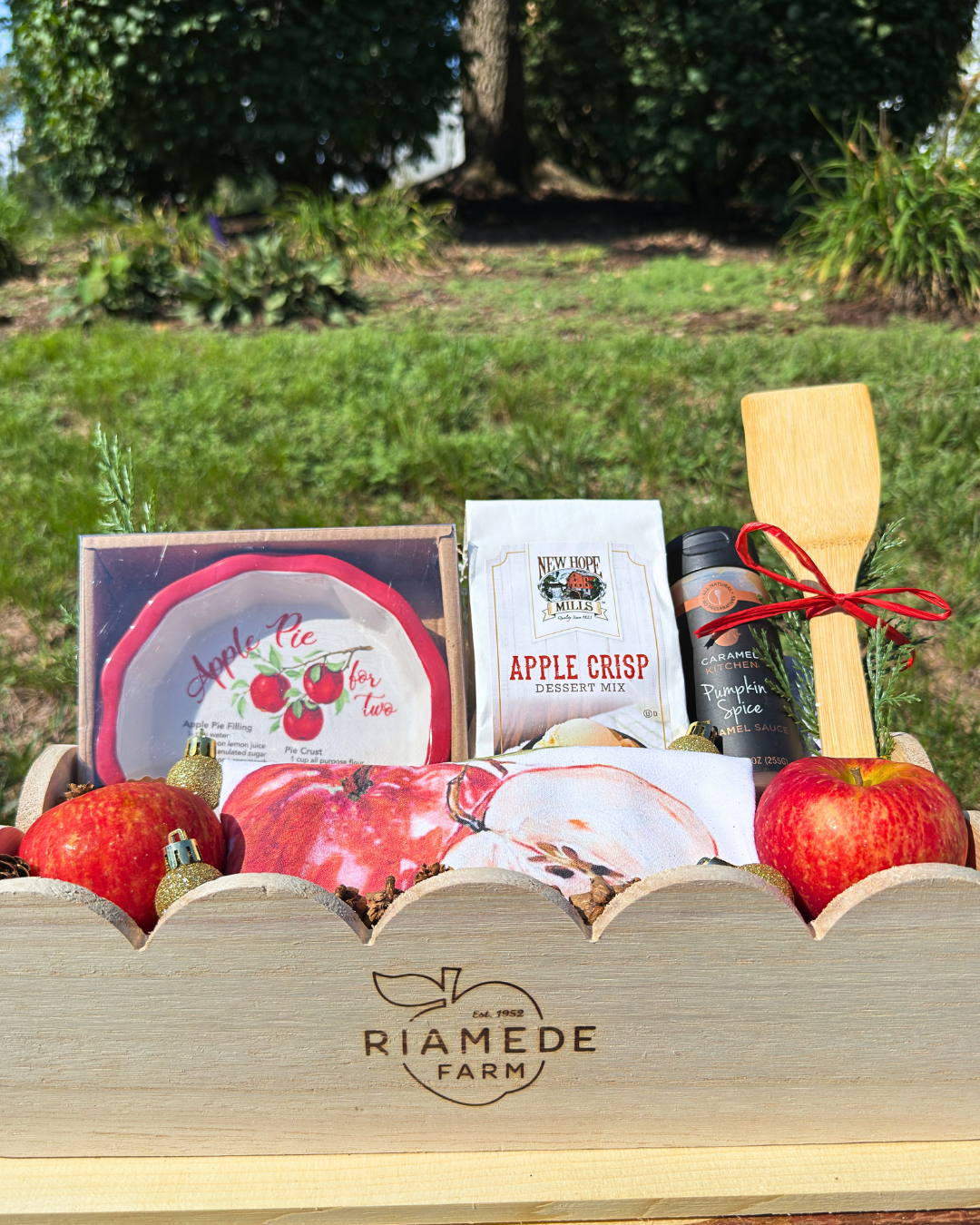 Sunday Apple Bake Gift Basket